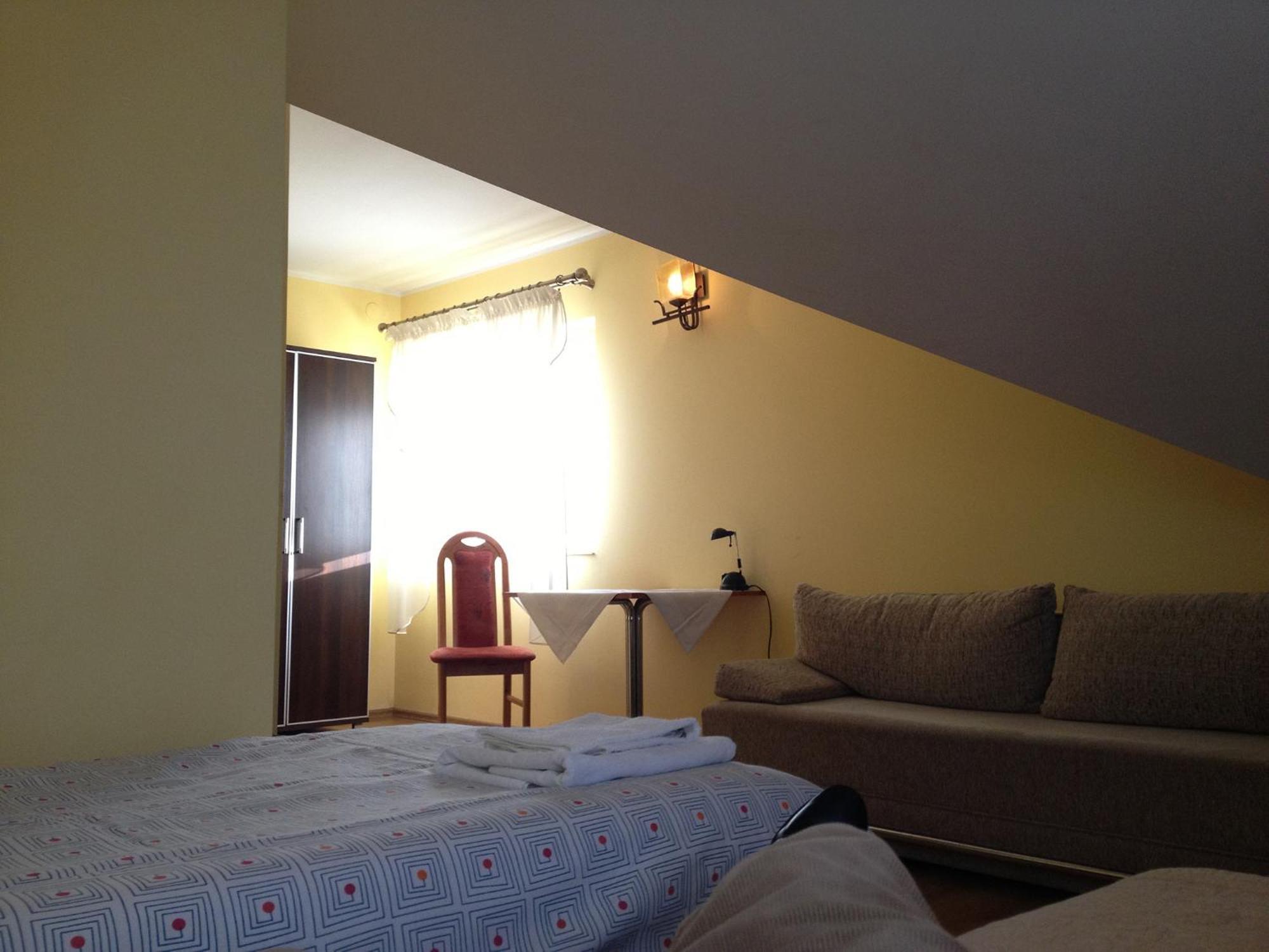 Laura Bed & Breakfast Belchatow Bilik gambar