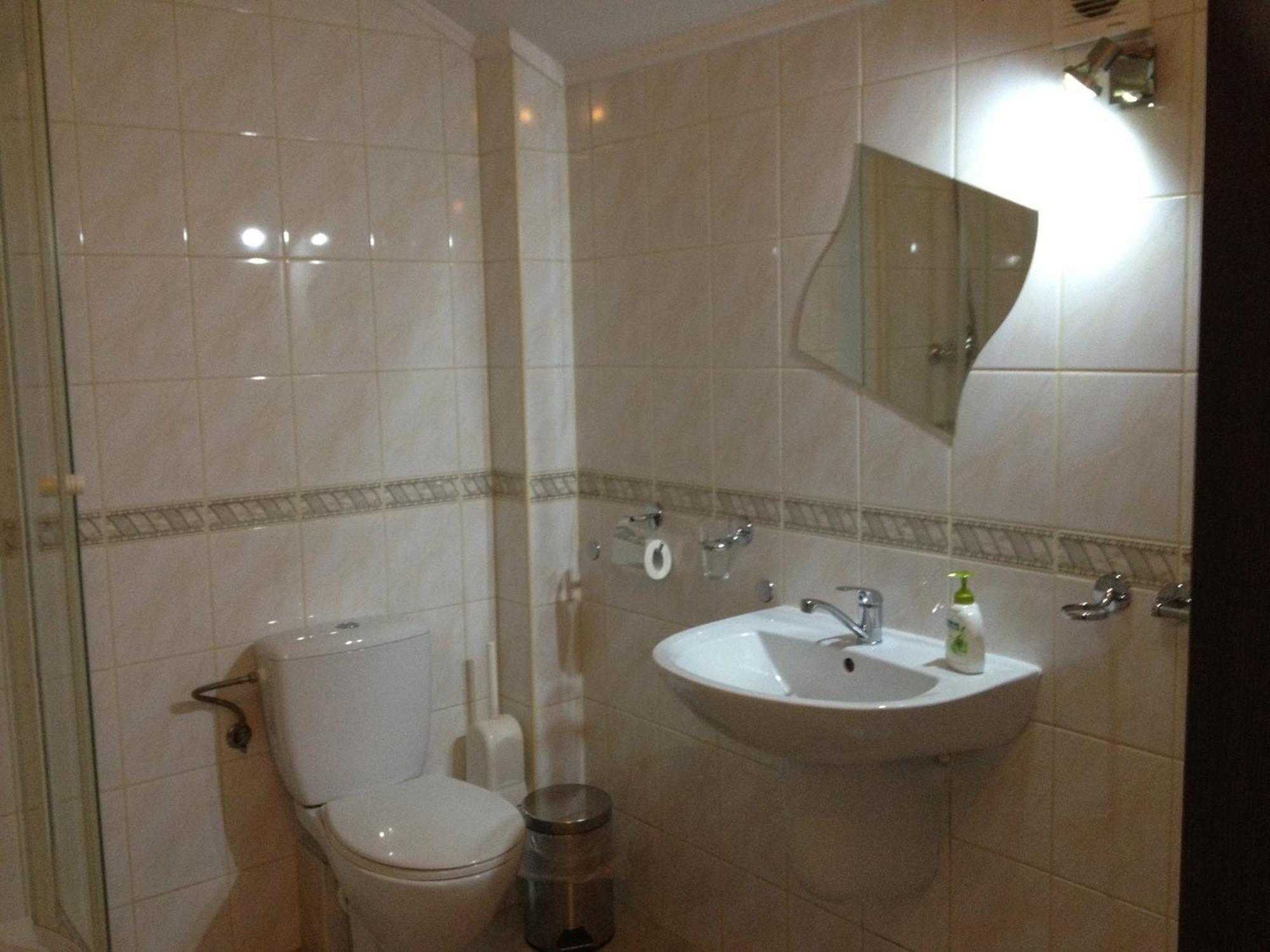Laura Bed & Breakfast Belchatow Bilik gambar