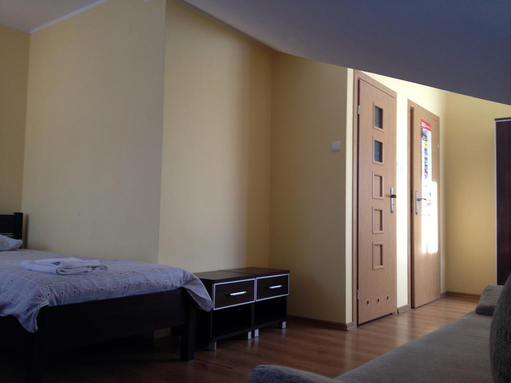 Laura Bed & Breakfast Belchatow Bilik gambar